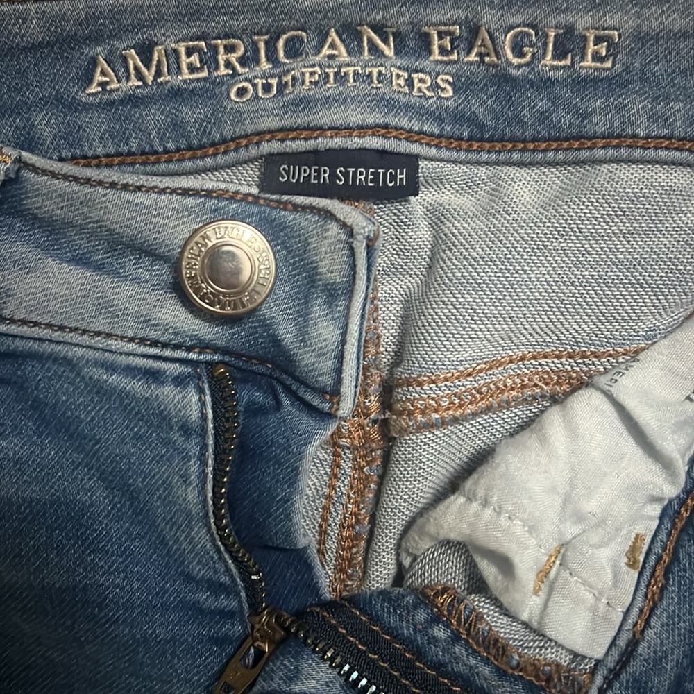 American Eagle Super Stretch Hi-Rise Denim Jean Shorts Size 6 Casual Medium Wash - Picture 3 of 10